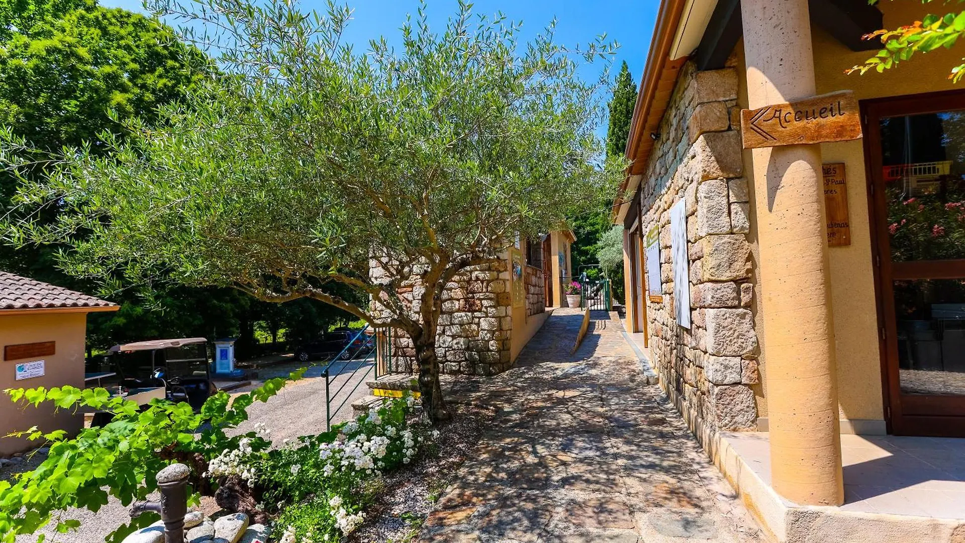 Chalet 2 chambres camping Les Cruses Ribes 0*,  France