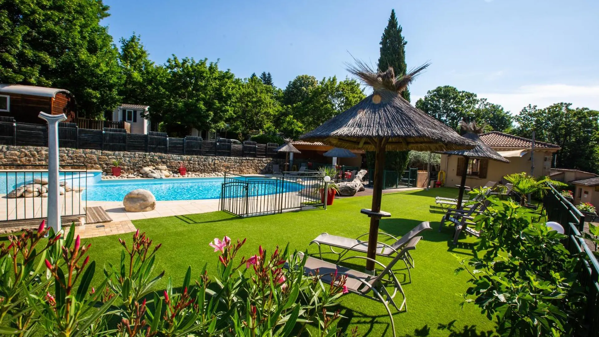 Chalet 2 chambres camping Les Cruses Ribes