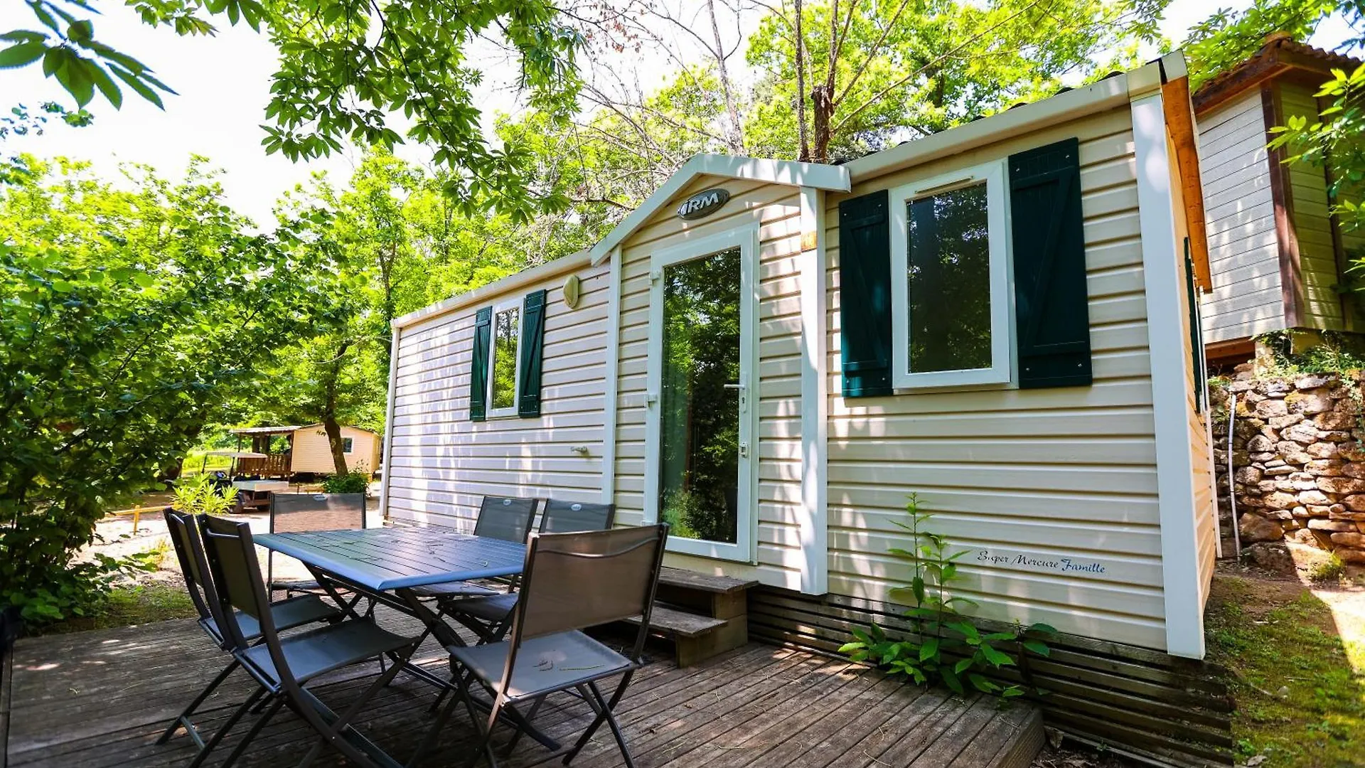 Chalet 2 chambres camping Les Cruses Ribes