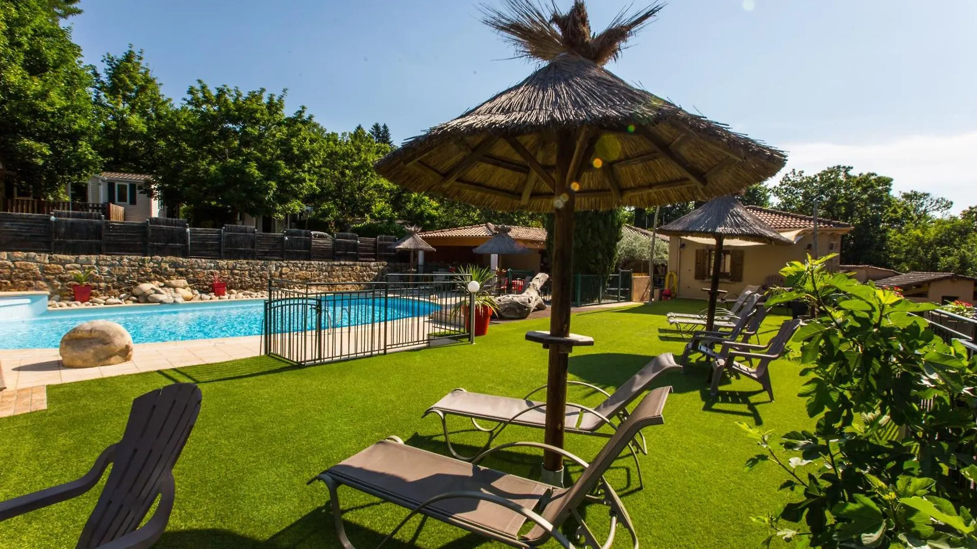Chalet 2 chambres camping Les Cruses Ribes